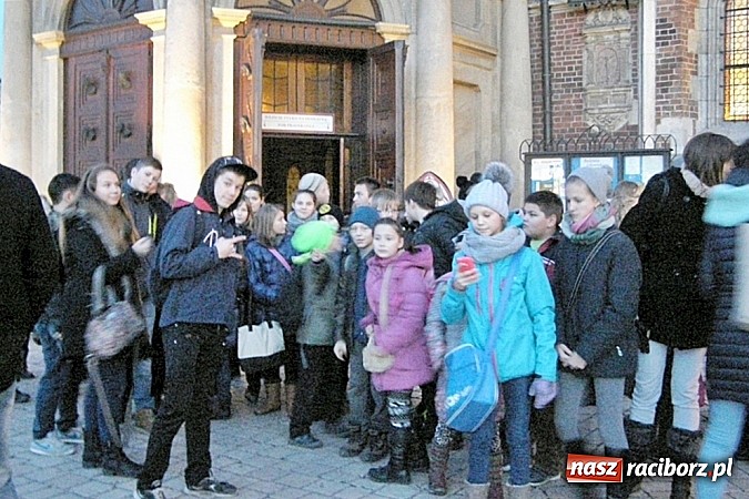 Zdjęcie w galerii na portalu naszraciborz.pl: Uczniowie z Krzanowic na wycieczce w Krakowie wiadomości z regionu
