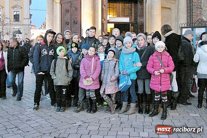 Zdjęcie w galerii na portalu naszraciborz.pl: Uczniowie z Krzanowic na wycieczce w Krakowie wiadomości z regionu