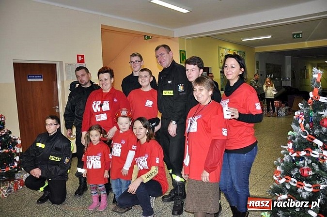 Zdjęcie w galerii na portalu naszraciborz.pl: Radość, uśmiech i łzy wzruszenia - Niezwykły Finał Szlachetnej Paczki! wiadomości z regionu