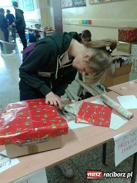 Zdjęcie w galerii na portalu naszraciborz.pl: Radość, uśmiech i łzy wzruszenia - Niezwykły Finał Szlachetnej Paczki! wiadomości z regionu