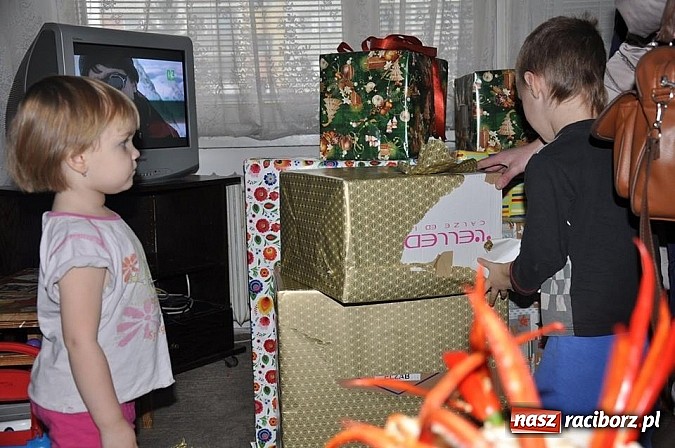 Zdjęcie w galerii na portalu naszraciborz.pl: Radość, uśmiech i łzy wzruszenia - Niezwykły Finał Szlachetnej Paczki! wiadomości z regionu
