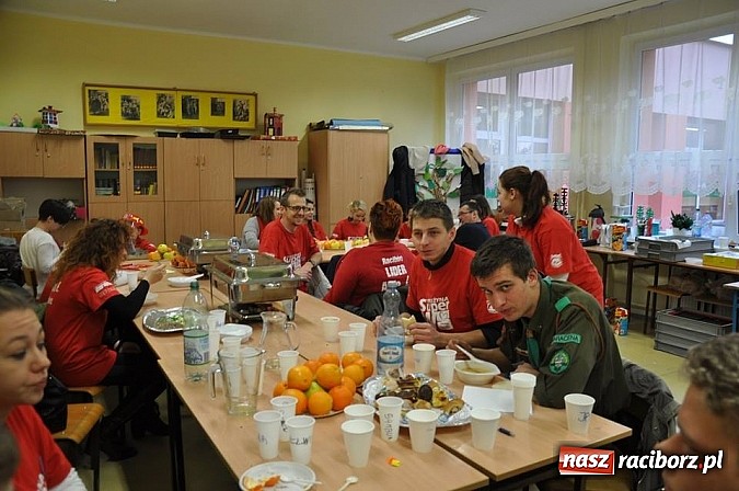 Zdjęcie w galerii na portalu naszraciborz.pl: Radość, uśmiech i łzy wzruszenia - Niezwykły Finał Szlachetnej Paczki! wiadomości z regionu