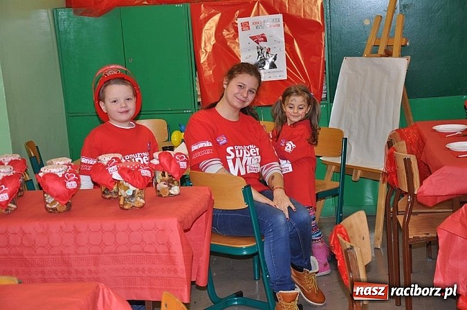 Zdjęcie w galerii na portalu naszraciborz.pl: Radość, uśmiech i łzy wzruszenia - Niezwykły Finał Szlachetnej Paczki! wiadomości z regionu