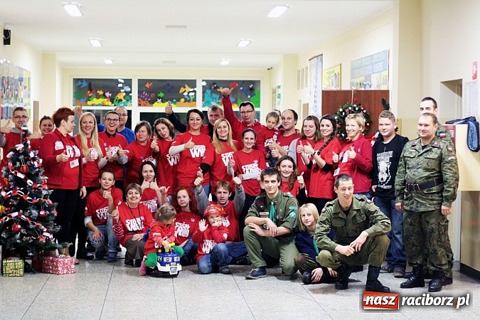 Zdjęcie w galerii na portalu naszraciborz.pl: Radość, uśmiech i łzy wzruszenia - Niezwykły Finał Szlachetnej Paczki! wiadomości z regionu