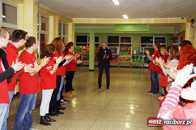 Zdjęcie w galerii na portalu naszraciborz.pl: Radość, uśmiech i łzy wzruszenia - Niezwykły Finał Szlachetnej Paczki! wiadomości z regionu