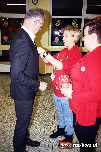Zdjęcie w galerii na portalu naszraciborz.pl: Radość, uśmiech i łzy wzruszenia - Niezwykły Finał Szlachetnej Paczki! wiadomości z regionu