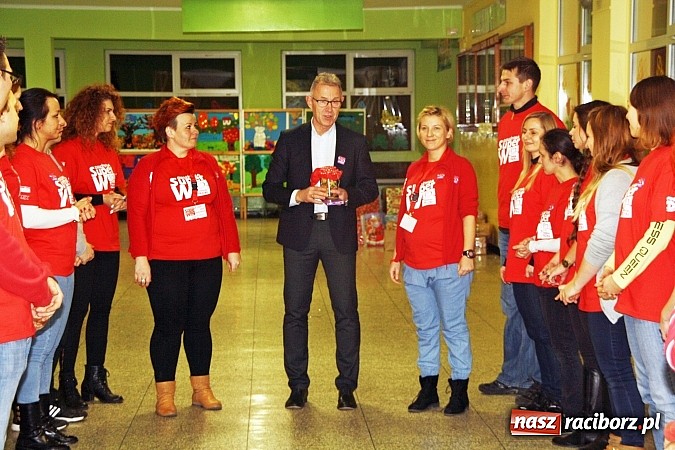 Zdjęcie w galerii na portalu naszraciborz.pl: Radość, uśmiech i łzy wzruszenia - Niezwykły Finał Szlachetnej Paczki! wiadomości z regionu