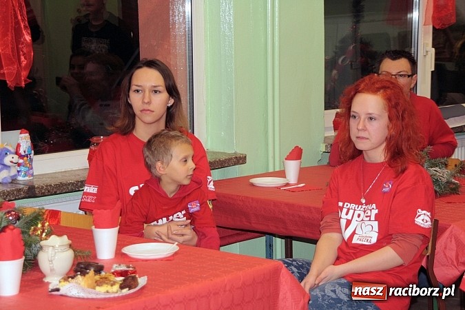 Zdjęcie w galerii na portalu naszraciborz.pl: Radość, uśmiech i łzy wzruszenia - Niezwykły Finał Szlachetnej Paczki! wiadomości z regionu