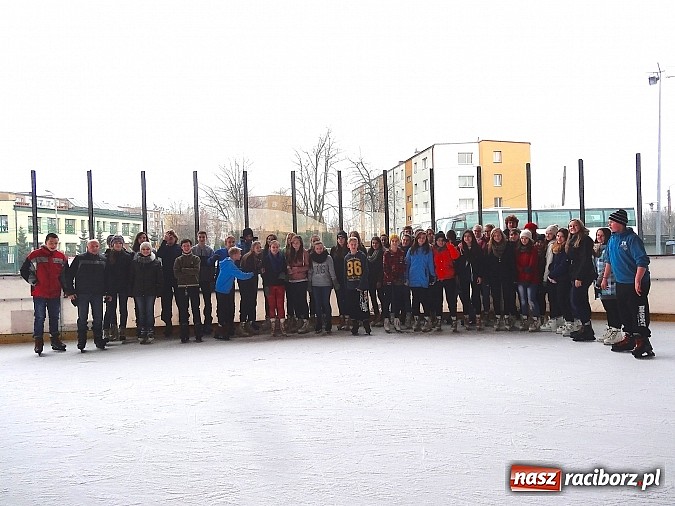 Zdjęcie w galerii na portalu naszraciborz.pl: UKS Zryw z Nędzy na lodzie! wiadomości z regionu