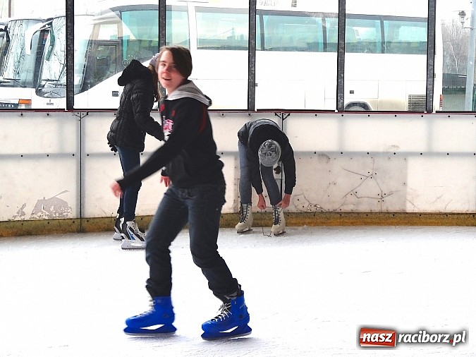 Zdjęcie w galerii na portalu naszraciborz.pl: UKS Zryw z Nędzy na lodzie! wiadomości z regionu