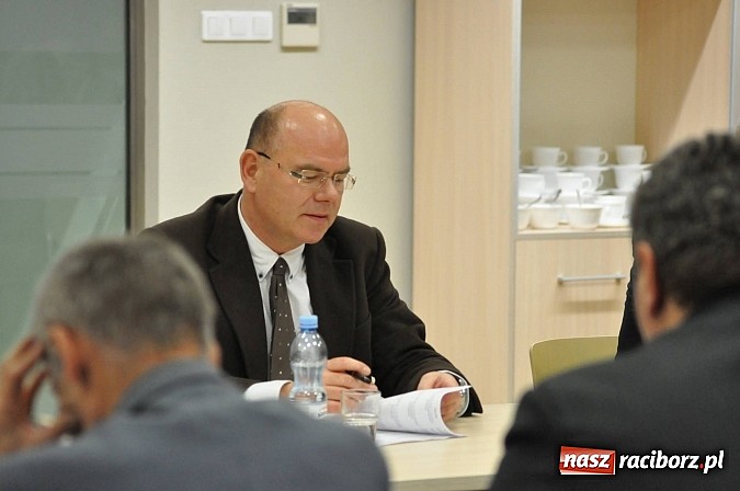 Zdjęcie w galerii na portalu naszraciborz.pl: Ryszard Winiarski nowym starostą raciborskim wiadomości z regionu
