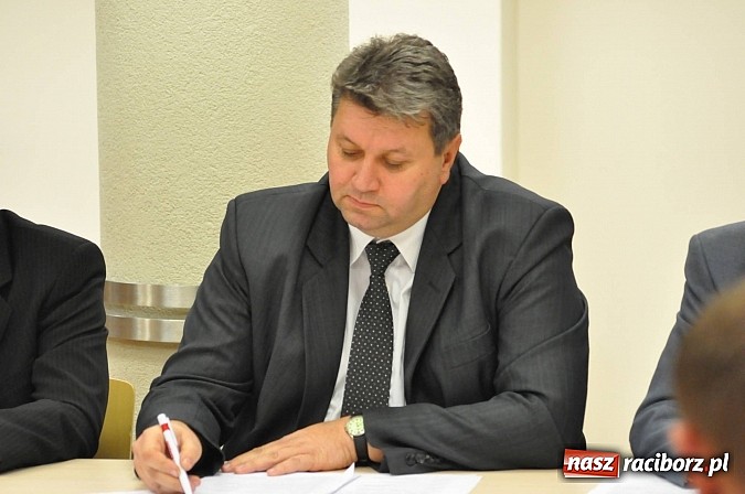 Zdjęcie w galerii na portalu naszraciborz.pl: Ryszard Winiarski nowym starostą raciborskim wiadomości z regionu