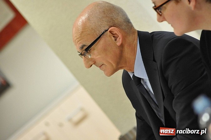 Zdjęcie w galerii na portalu naszraciborz.pl: Ryszard Winiarski nowym starostą raciborskim wiadomości z regionu