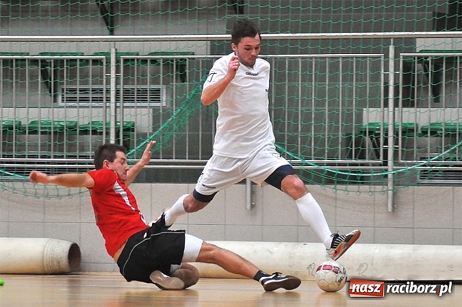 Zdjęcie w galerii na portalu naszraciborz.pl: Mat-Bruk niepokonany. RS Bau Grzegorzowice i Klama Team podzielili się punktami wiadomości z regionu