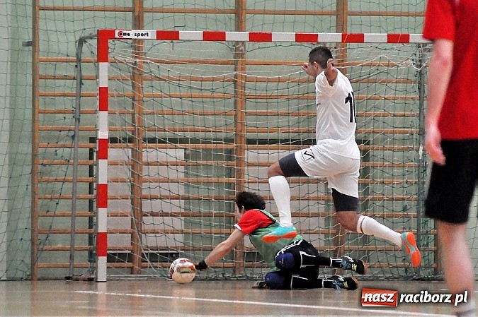 Zdjęcie w galerii na portalu naszraciborz.pl: Mat-Bruk niepokonany. RS Bau Grzegorzowice i Klama Team podzielili się punktami wiadomości z regionu