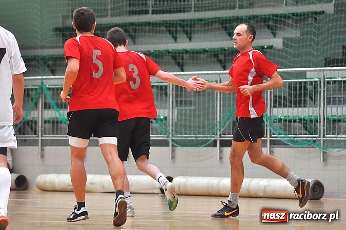 Zdjęcie w galerii na portalu naszraciborz.pl: Mat-Bruk niepokonany. RS Bau Grzegorzowice i Klama Team podzielili się punktami wiadomości z regionu
