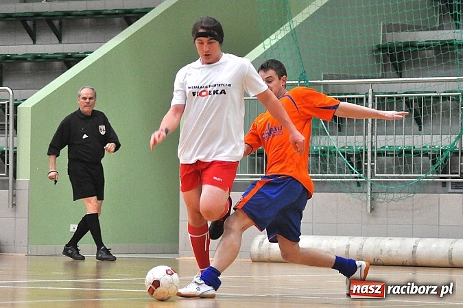 Zdjęcie w galerii na portalu naszraciborz.pl: Mat-Bruk niepokonany. RS Bau Grzegorzowice i Klama Team podzielili się punktami wiadomości z regionu