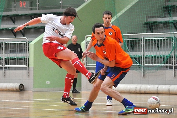 Zdjęcie w galerii na portalu naszraciborz.pl: Mat-Bruk niepokonany. RS Bau Grzegorzowice i Klama Team podzielili się punktami wiadomości z regionu