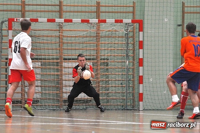 Zdjęcie w galerii na portalu naszraciborz.pl: Mat-Bruk niepokonany. RS Bau Grzegorzowice i Klama Team podzielili się punktami wiadomości z regionu