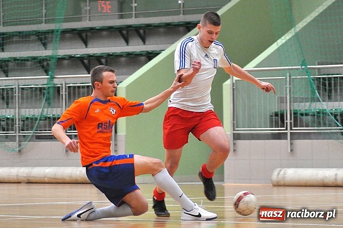 Zdjęcie w galerii na portalu naszraciborz.pl: Mat-Bruk niepokonany. RS Bau Grzegorzowice i Klama Team podzielili się punktami wiadomości z regionu