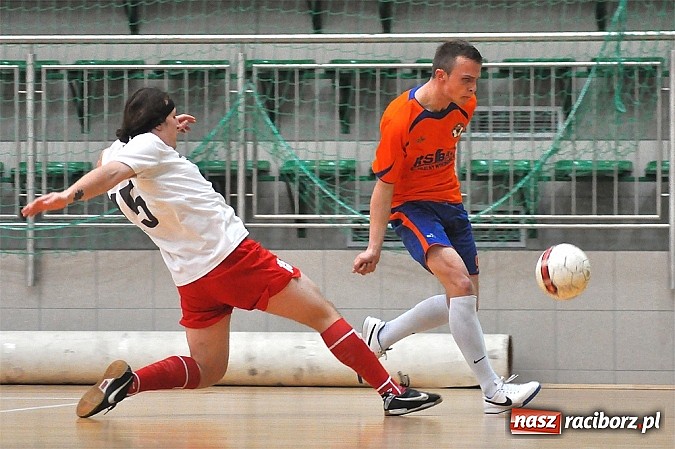 Zdjęcie w galerii na portalu naszraciborz.pl: Mat-Bruk niepokonany. RS Bau Grzegorzowice i Klama Team podzielili się punktami wiadomości z regionu