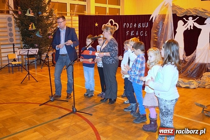 Zdjęcie w galerii na portalu naszraciborz.pl: 13. Świąteczny  Kiermasz Charytatywny Podaruj serce wiadomości z regionu