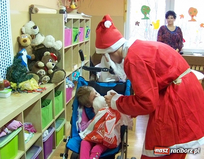 Zdjęcie w galerii na portalu naszraciborz.pl: Mikołaj z ZSE rozdał prezenty  wiadomości z regionu