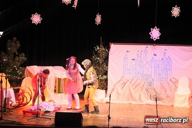 Zdjęcie w galerii na portalu naszraciborz.pl: Teatrzyk Królowa Śniegu w Kuźni Raciborskiej wiadomości z regionu