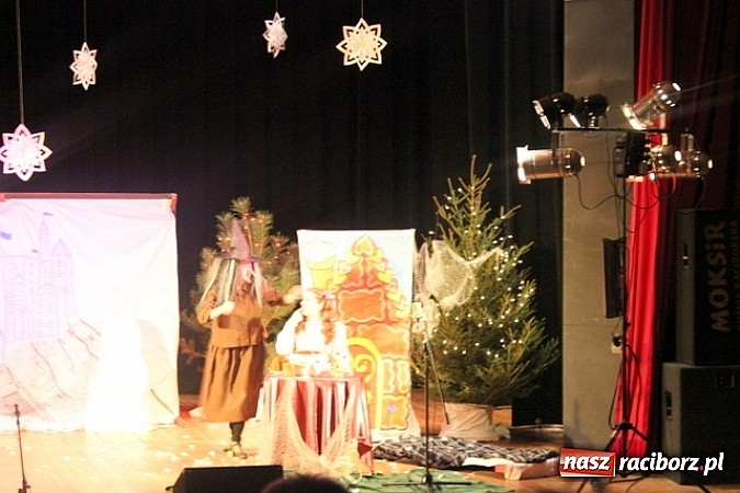 Zdjęcie w galerii na portalu naszraciborz.pl: Teatrzyk Królowa Śniegu w Kuźni Raciborskiej wiadomości z regionu