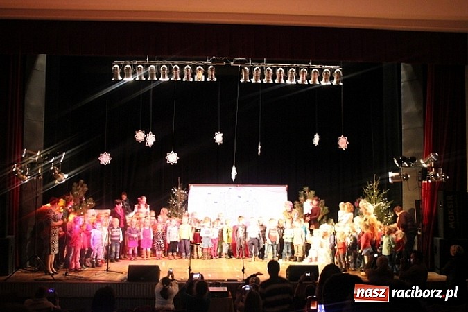 Zdjęcie w galerii na portalu naszraciborz.pl: Teatrzyk Królowa Śniegu w Kuźni Raciborskiej wiadomości z regionu