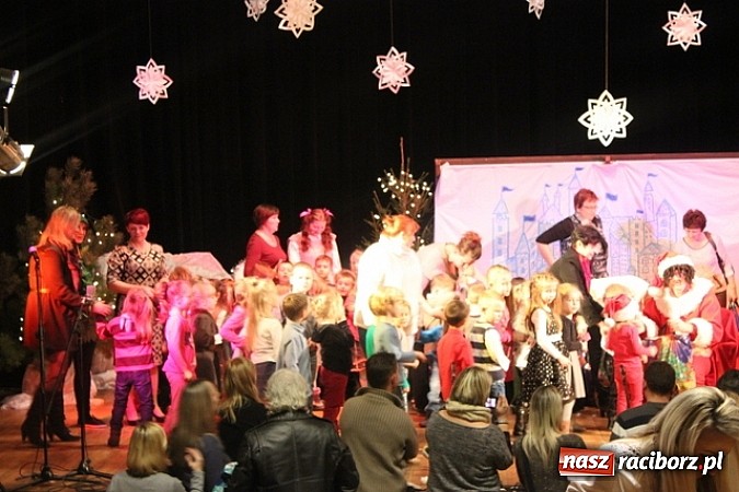 Zdjęcie w galerii na portalu naszraciborz.pl: Teatrzyk Królowa Śniegu w Kuźni Raciborskiej wiadomości z regionu