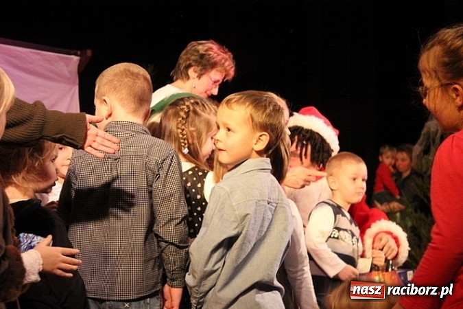 Zdjęcie w galerii na portalu naszraciborz.pl: Teatrzyk Królowa Śniegu w Kuźni Raciborskiej wiadomości z regionu