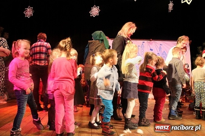 Zdjęcie w galerii na portalu naszraciborz.pl: Teatrzyk Królowa Śniegu w Kuźni Raciborskiej wiadomości z regionu