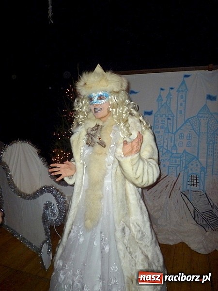 Zdjęcie w galerii na portalu naszraciborz.pl: Teatrzyk Królowa Śniegu w Kuźni Raciborskiej wiadomości z regionu