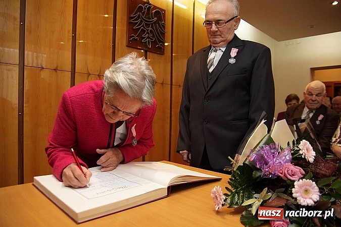 Zdjęcie w galerii na portalu naszraciborz.pl: 50 lat razem – Złote Gody w USC w Pietrowicach Wielkich  wiadomości z regionu