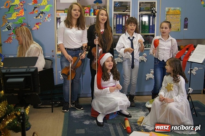 Zdjęcie w galerii na portalu naszraciborz.pl: Gmina Nędza życzy pięknych świąt - dzieci nagrały teledysk wiadomości z regionu
