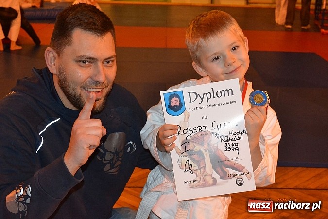 Zdjęcie w galerii na portalu naszraciborz.pl: Worek medali dla młodych Łamatorów  wiadomości z regionu