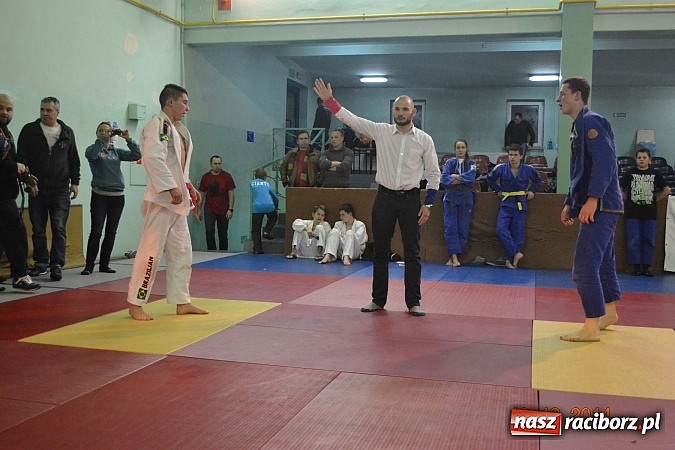 Zdjęcie w galerii na portalu naszraciborz.pl: Worek medali dla młodych Łamatorów  wiadomości z regionu