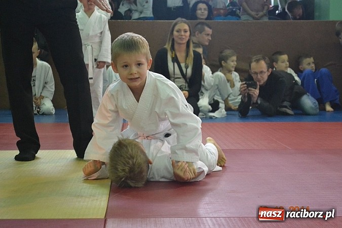 Zdjęcie w galerii na portalu naszraciborz.pl: Worek medali dla młodych Łamatorów  wiadomości z regionu