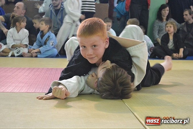 Zdjęcie w galerii na portalu naszraciborz.pl: Worek medali dla młodych Łamatorów  wiadomości z regionu