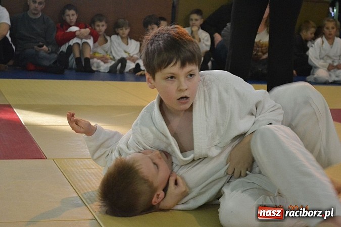 Zdjęcie w galerii na portalu naszraciborz.pl: Worek medali dla młodych Łamatorów  wiadomości z regionu