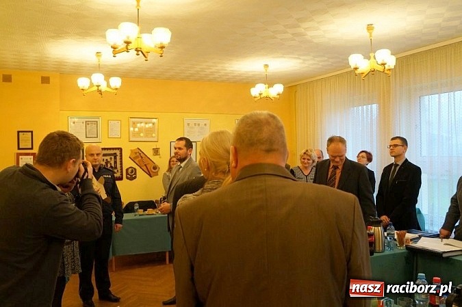 Zdjęcie w galerii na portalu naszraciborz.pl: Krzanowice ufundowały policji tester trzeźwości wiadomości z regionu