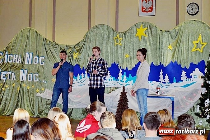 Zdjęcie w galerii na portalu naszraciborz.pl: Kiermasz świąteczny w raciborskim ZSE  wiadomości z regionu