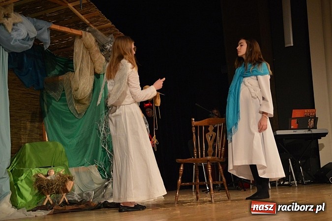 Zdjęcie w galerii na portalu naszraciborz.pl: Bóg się rodzi, gwiazda wschodzi – Jasełka ZSZ  wiadomości z regionu