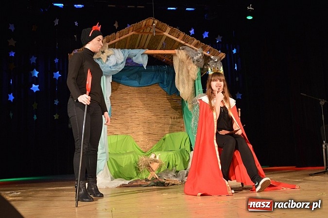 Zdjęcie w galerii na portalu naszraciborz.pl: Bóg się rodzi, gwiazda wschodzi – Jasełka ZSZ  wiadomości z regionu
