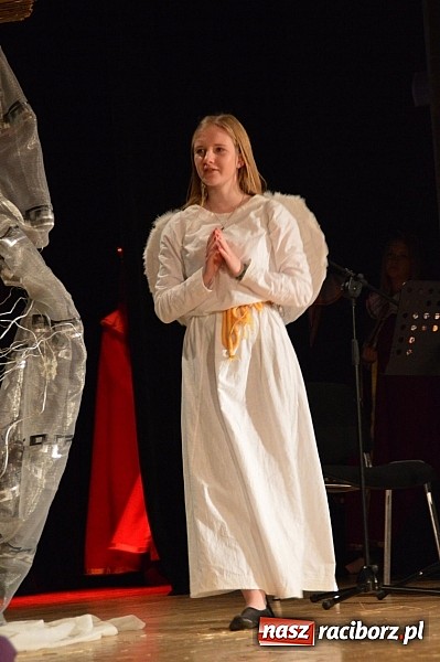 Zdjęcie w galerii na portalu naszraciborz.pl: Bóg się rodzi, gwiazda wschodzi – Jasełka ZSZ  wiadomości z regionu