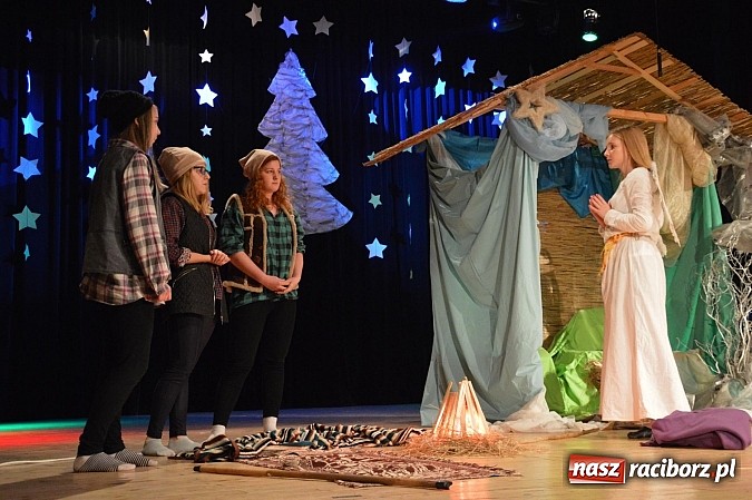 Zdjęcie w galerii na portalu naszraciborz.pl: Bóg się rodzi, gwiazda wschodzi – Jasełka ZSZ  wiadomości z regionu