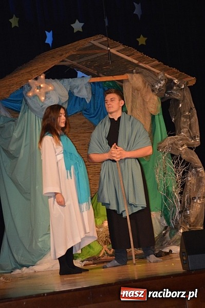 Zdjęcie w galerii na portalu naszraciborz.pl: Bóg się rodzi, gwiazda wschodzi – Jasełka ZSZ  wiadomości z regionu