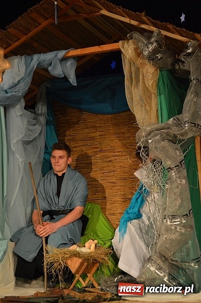 Zdjęcie w galerii na portalu naszraciborz.pl: Bóg się rodzi, gwiazda wschodzi – Jasełka ZSZ  wiadomości z regionu
