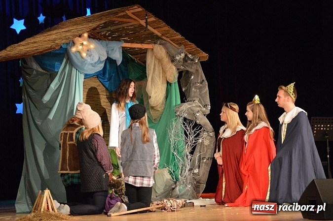 Zdjęcie w galerii na portalu naszraciborz.pl: Bóg się rodzi, gwiazda wschodzi – Jasełka ZSZ  wiadomości z regionu